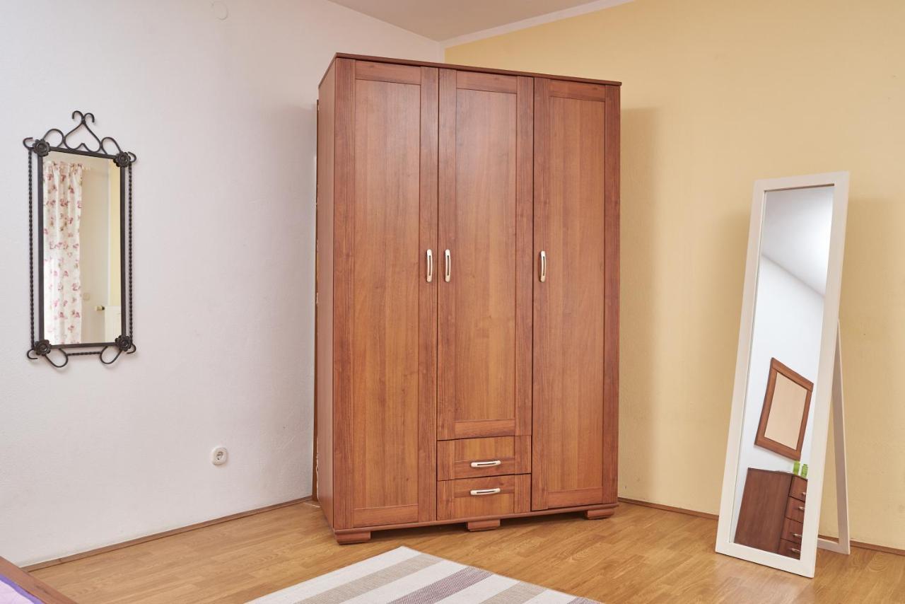 Apartments Lovric With Sea View Kastela Bagian luar foto