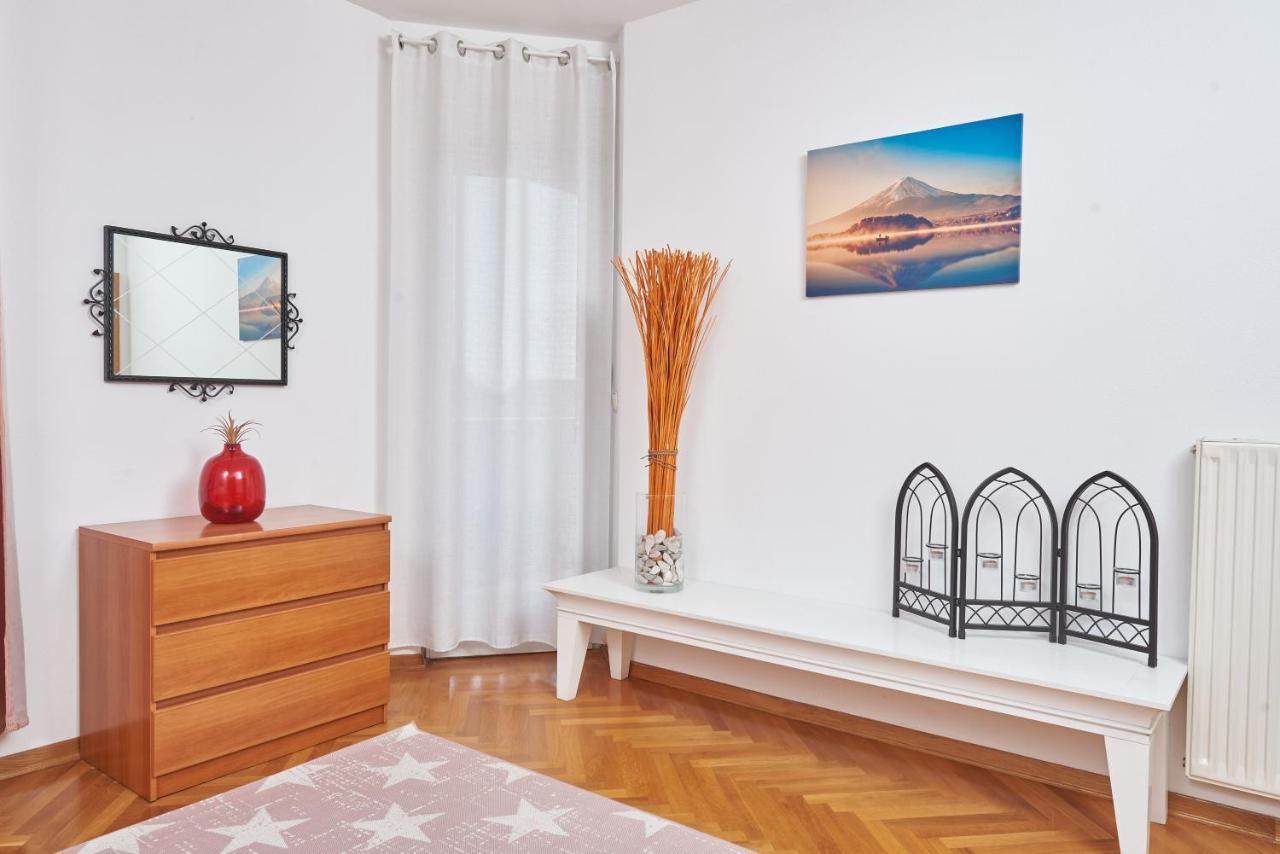 Apartments Lovric With Sea View Kastela Bagian luar foto